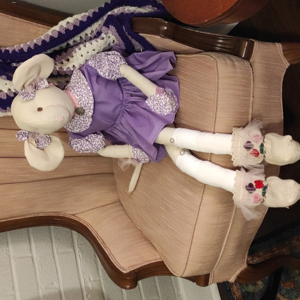 Victoria the mouse handmade, unique and characterfull.Larger stuffed doll